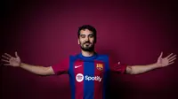 Ilkay Gundogan sudah resmi diperkenalkan Barcelona di Ciudad de Sportiva Joan Gamper. Kini, dia siap tempur bersama para pemain muda di Barca (tiwtter/FC Barcelona)