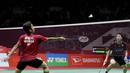 Tunggal putra Indonesia, Anthony Ginting, saat melawan wakil Taiwan, Chou Tien Chen, pada laga semifinal Indonesia Masters 2018 di Istora Senayan, Sabtu (27/1/2018). Anthony Ginting menang 21-16, 13-21, dan 21-12. (Bola.com/M Iqbal Ichsan)