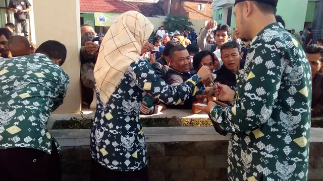 Antrian pengambilan santunan infak sedekah