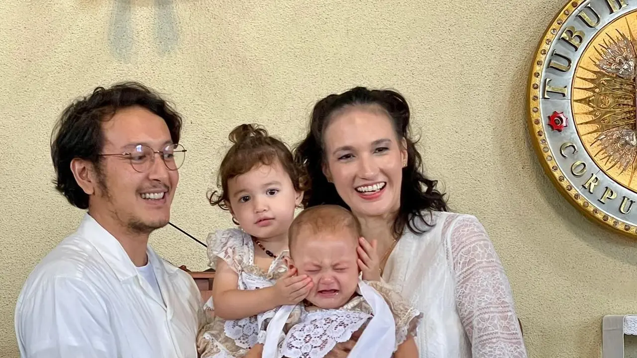 Keluarga Dimas Anggara dan Nadine Chandrawinata