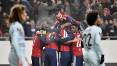 Pemain Vidi FC merayakan gol ke gawang Chelsea pada laga Liga Europa di Stadion Groupama, Hungaria, Kamis (13/12). Kedua tim bermain imbang 2-2. (AP/Tibor Illyes)