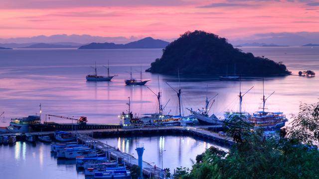 Mengejar Sunset Akhir Tahun Teromantis di Labuan Bajo