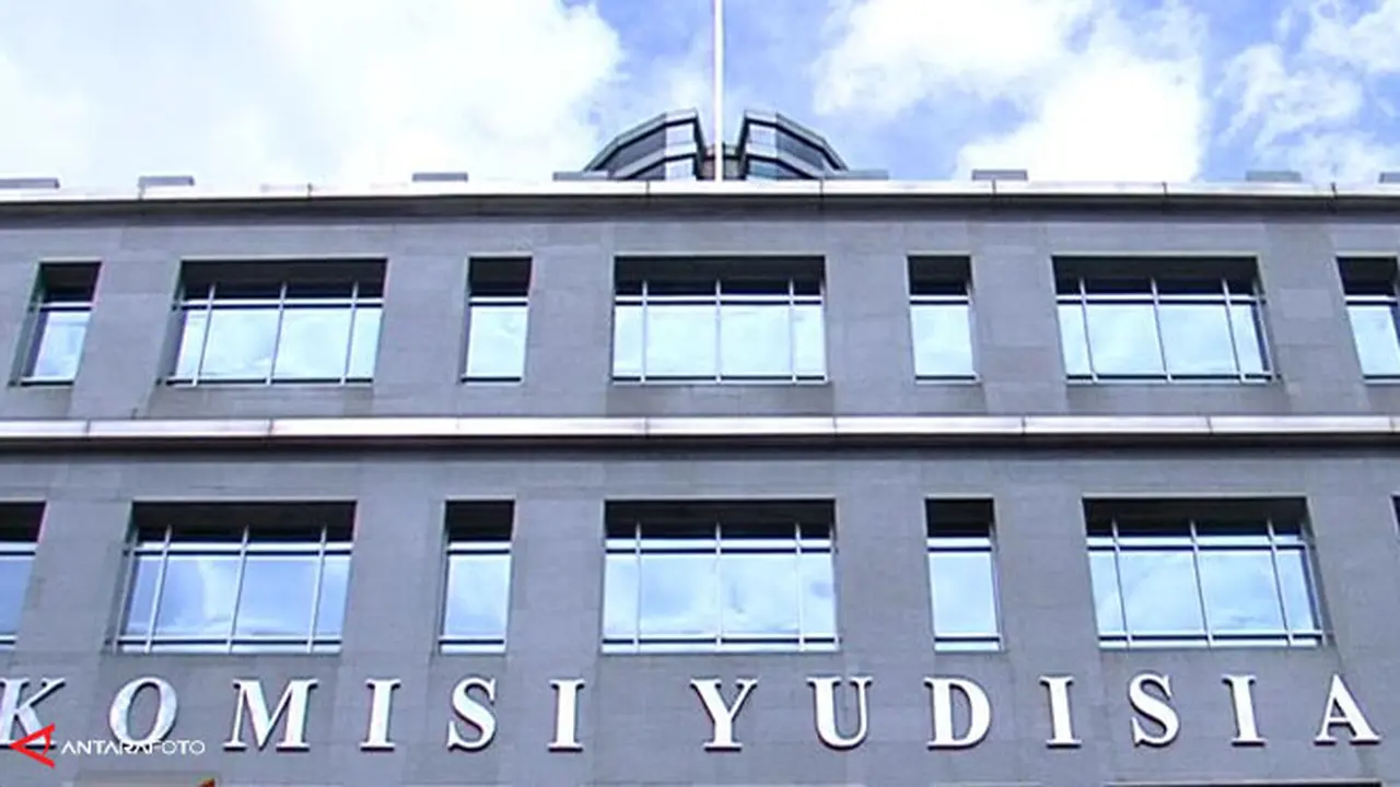 komisi-yudisial0402b.jpg