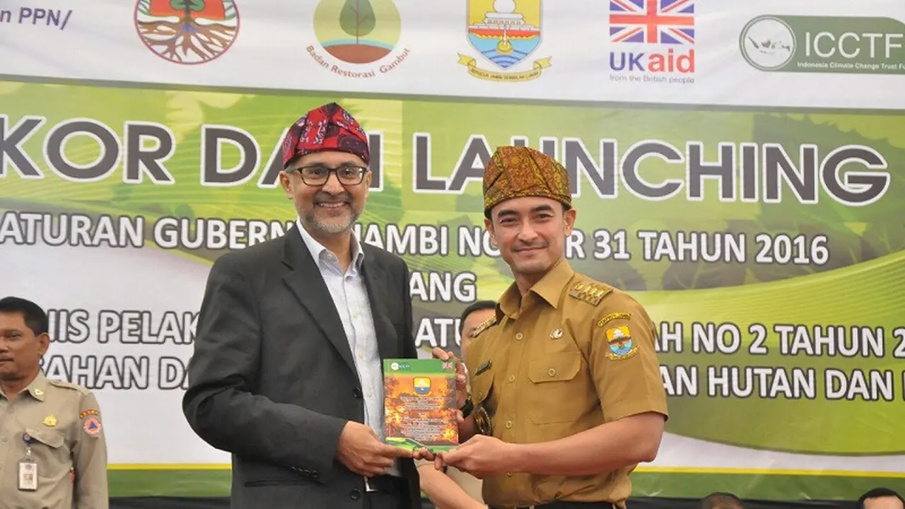 Zumi Zola Dubes Inggris
