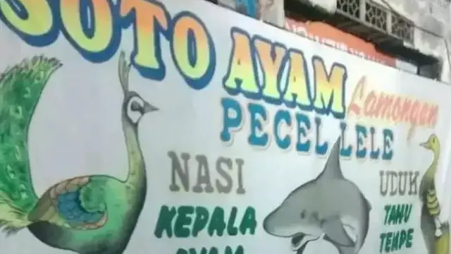 6 Potret Gambar Hewan Nyeleneh di Spanduk Pecel Lele Ini Bikin Dahi Berkerut