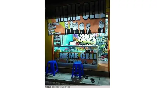 5 Spanduk Jualan Pulsa Ini Nyeleneh Banget, Bikin Geleng Kepala