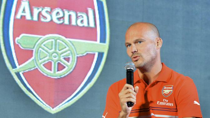 MOHON - Freddie Ljungberg memohon Arsenal merekrut Arturo Vidal. (Manjunath Kiran / AFP)