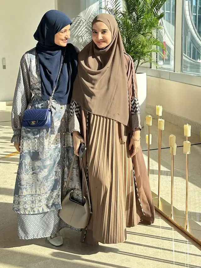 OOTD The Sister Zaskia Sungkar dan Shireen Sungkar. [@shireensungkar]