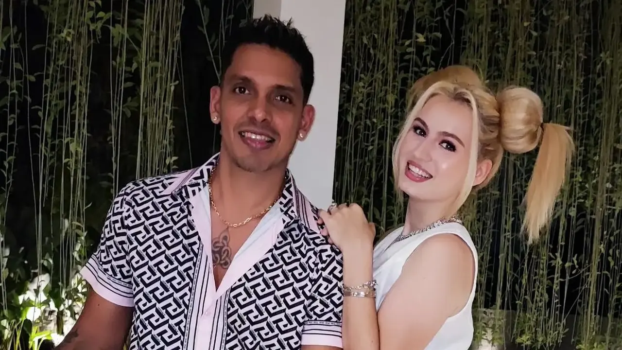 Robby Shine dan Nastasya Shine