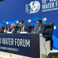 Menteri Koordinasi Bidang Maritim dan Investasi Luhut Binsar Panjaitan (kedua dari kanan) dalam konferensi pers di sela-sela World Water Forum ke-10 di Bali Nusa Dua Convention Center (BNDCC), Selasa (22/5/2024). (Liputan6/Benedikta Miranti)