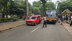 79 Angkot dan 18 Minibus Dikerahkan, Mahasiswa Bergerak ke Bundaran HI