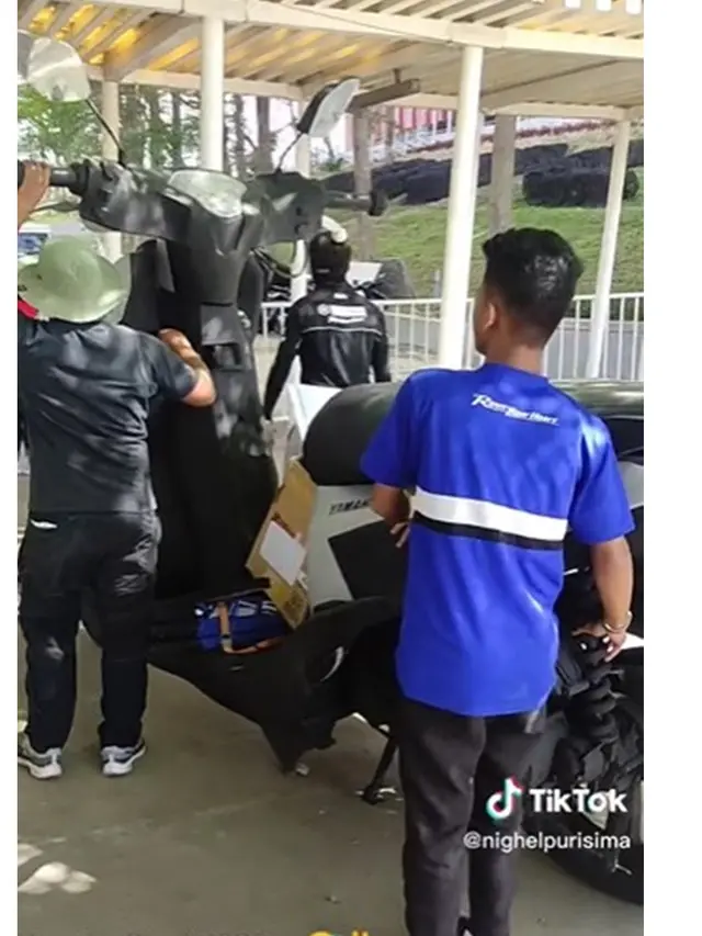 Viral Penampakan Motor Matic Ukuran Raksasa, Netizen: Definisi Moge Beneran