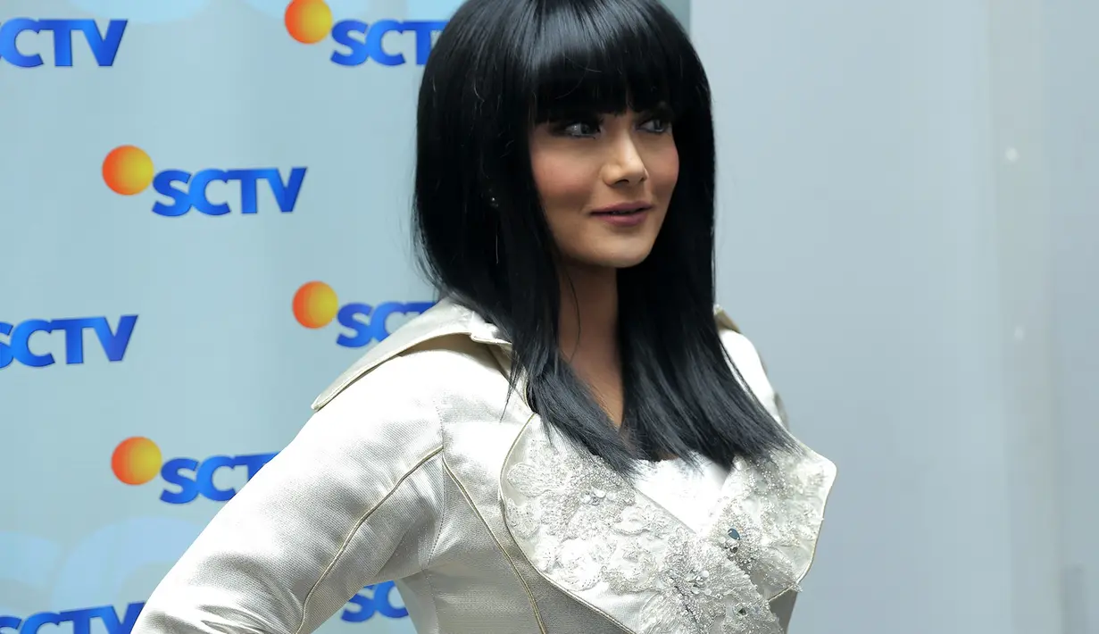 Adik kandung penyanyi Yuni Shara itu akan berkolaborasi dengan komposer ternama Erwin Gutawa dengan orchestranya. Ia akan berkolaborasi beberapa lagu. (Andy Masela/Bintang.com)