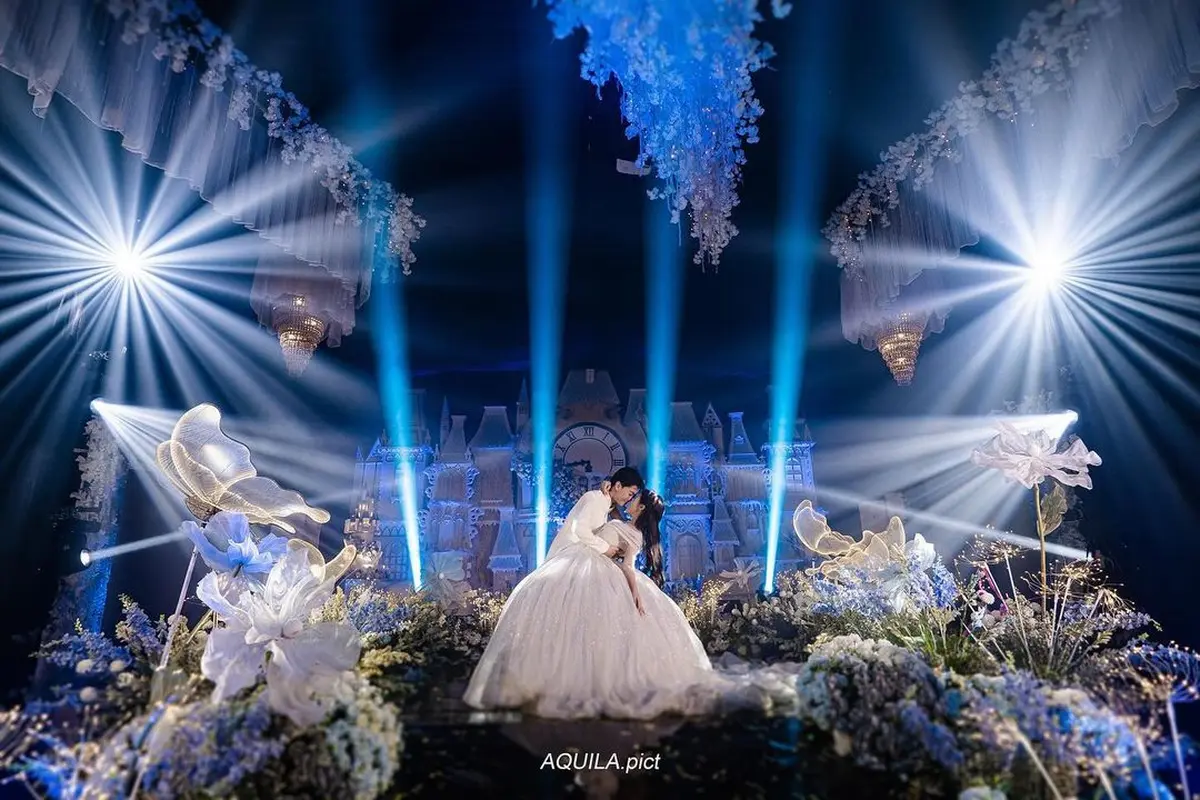 Potret pernikahan Cahyaniryn dan Andre Setyawan (Sumber: Instagram/@cahyanirynt)