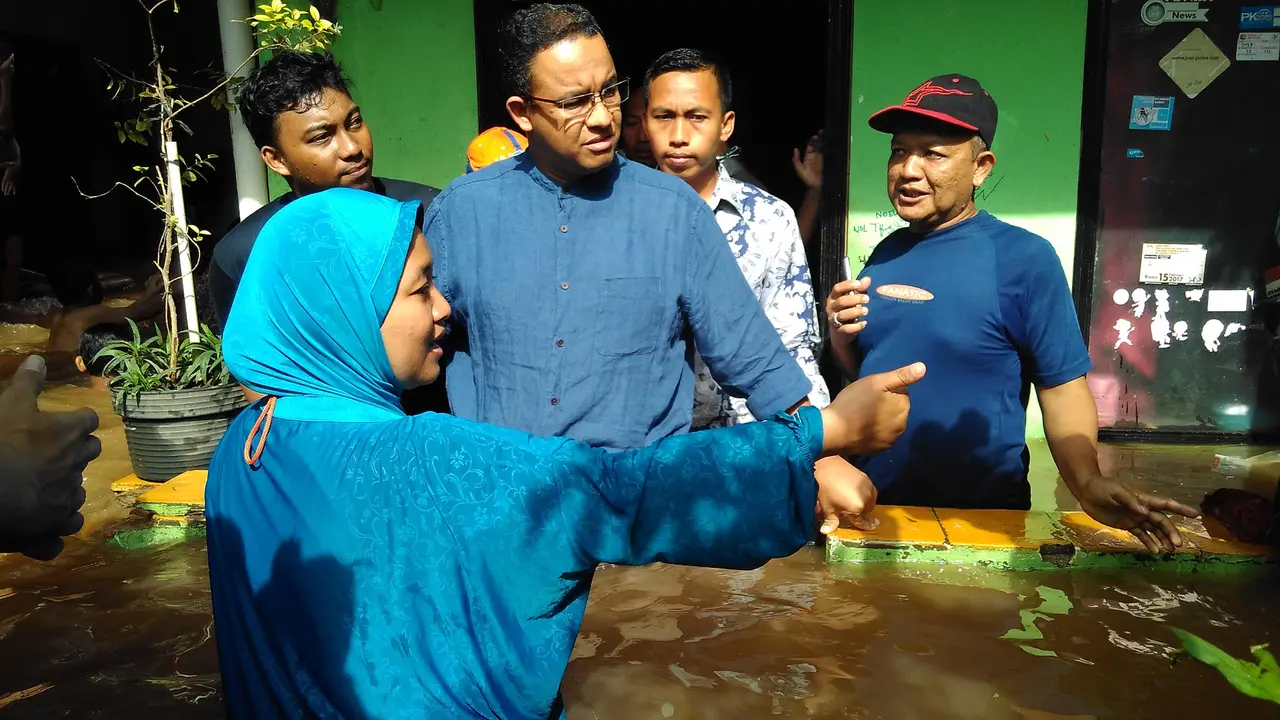 Anies tengok korban banjir