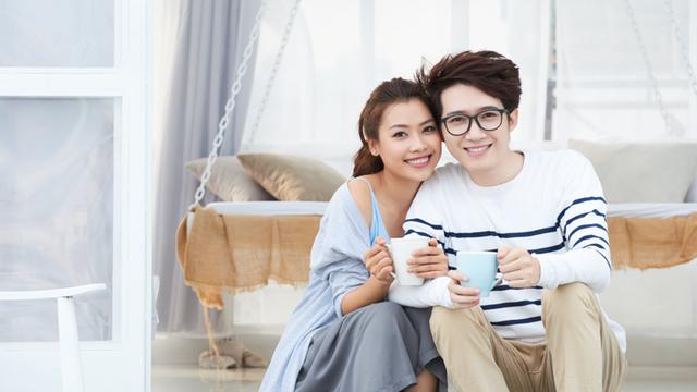 perempuan dan pasangan setia