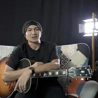 Anji tidak ingin komentar negatif netizen membawa dampak buruk bagi para pembuat konten kreatif atau musisi.