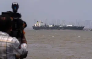 Oman Gandeng Inggris dan Prancis Amankan Pelayaran di Selat Hormuz