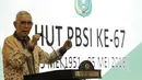 Mantan Ketum PBSI, Tri Sutrisno, memberikan sambutan dan arahan kepada tim Thomas dan Uber Indonesia di Hotel Atlet Century, Senayan, Selasa (8/5/2018). Acara pelepasan tersebut sekaligus merayakan ulang tahun PBSI ke 67. (Bola.com/M Iqbal Ichsan)