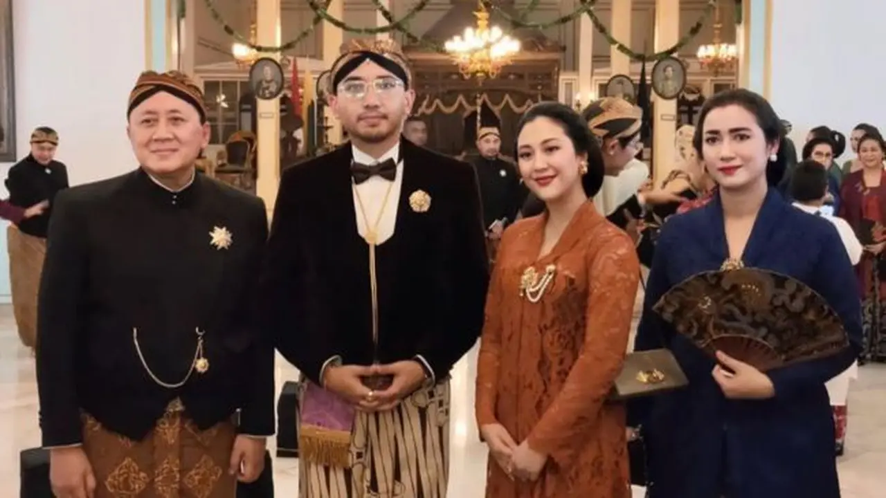 Pesona Sherina Munaf di Pura Mangkunegaran. (credit:instagram.com/sherinamunaf)
