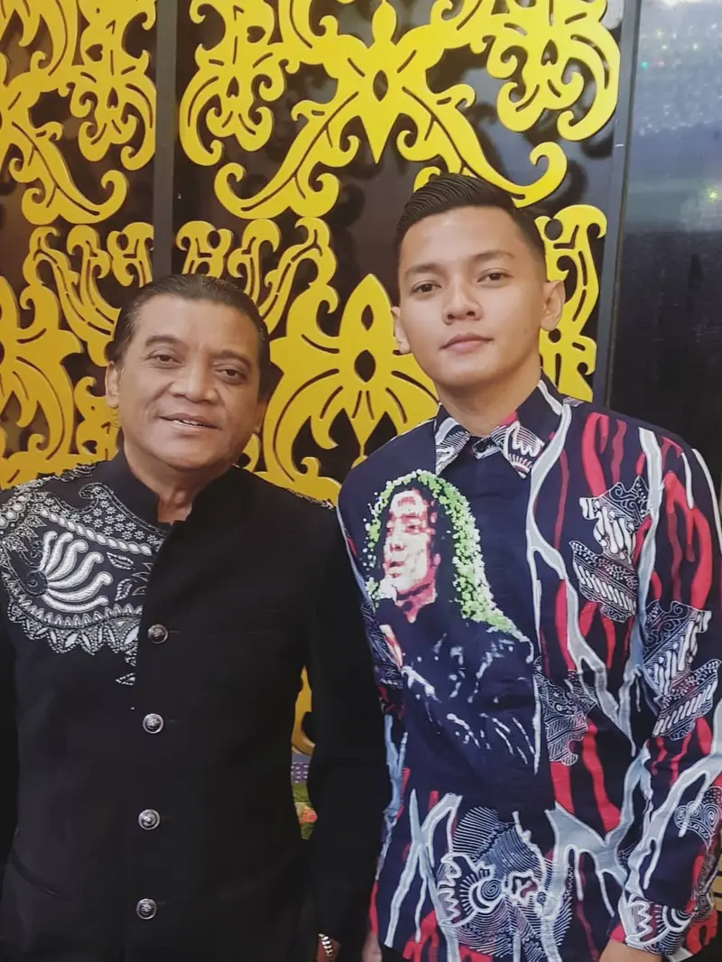 Setia Menemani, Ini 6 Potret Kebersamaan Dory Harsa dengan Didi Kempot