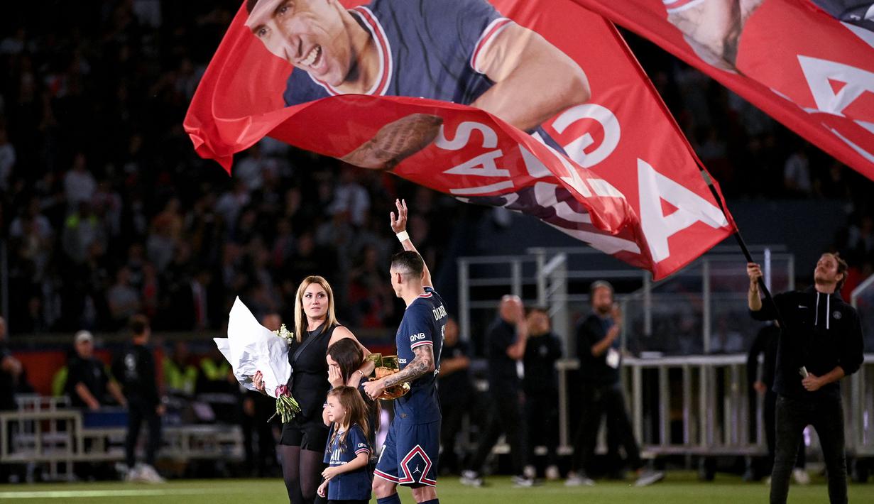 Diketahui kontrak Angel Di Maria habis pada musim ini. PSG dilaporkan sebenarnya punya opsi untuk memperpanjang kontraknya. Namun, klub Ibu Kota Prancis itu tak mengaktifkan opsi tersebut. (AFP/Anne-Christine Poujoulat)