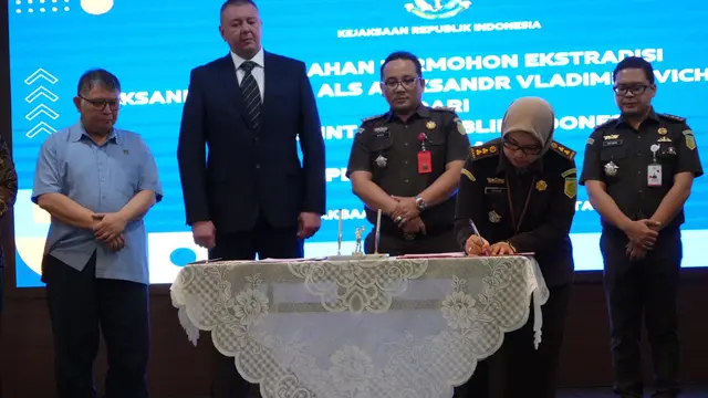 Plt. JAM-Bin R. Narendra Jatna Pimpin Proses Penyerahan Ekstradisi WN Rusia ke Pemerintah Federasi Rusia 