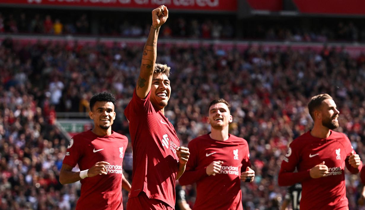 Saat Roberto Firmino kembali mendapat tempat utama di Liverpool usai kepergian Sadio Mane pada awal musim 2022/2023 dan hingga kini telah mencetak 8 gol dan 4 assist dari total 19 laga, nyatanya hal tersebut tak membuatnya dilirik Tite untuk masuk skuad Brasil ke Piala Dunia 2022 Qatar. (AFP/Oli Scarff)