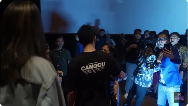 6 Potret Reaksi Luna Maya saat Maxime Bouttier Peluk Prilly Latuconsina, Santai