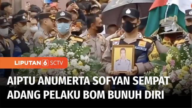 Isak tangis mewarnai pemakaman Aiptu Anumerta Sofyan, anggota Polsek Astana Anyar, Bandung, yang menjadi korban bom bunuh diri. Korban meninggalkan seorang istri dan tiga orang anak.