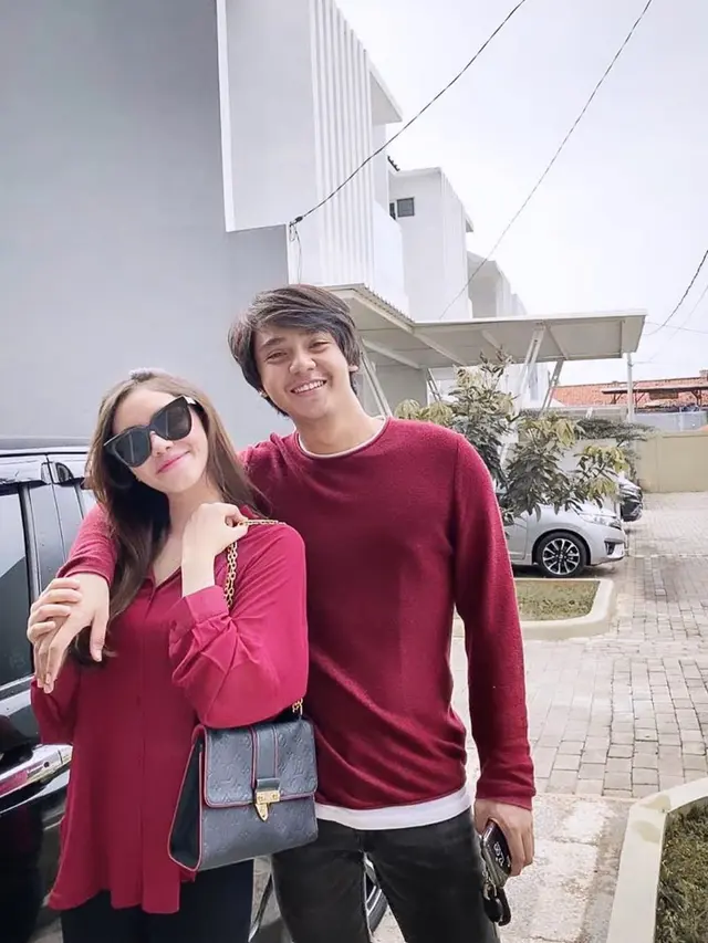 Jarang Tersorot, Ini 6 Potret Syahra Larez Mantan Kekasih Rizky Billar