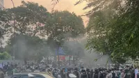 Demo Mahasiswa Depan Kampus UKI (Akun Threads @my.purincess)
