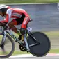 Atlet ParaCycling, M Fadli Immamuddin saat laga di nomor Individual Time Trial C4 Asian Para Games 2018 di Sirkuit Sentul Bogor, Senin (8/10). M Fadli menyelesaikan lima putaran lomba dengan waktu 28 menit 21,835 detik. (Liputan6.com/Helmi Fithriansyah)