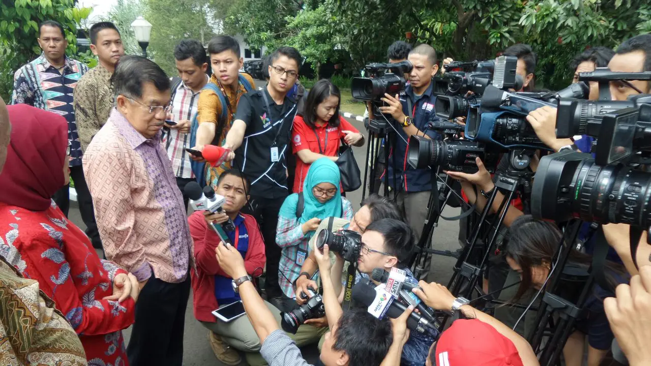 Jokowi: Betul Pak JK Sudah Sembuh?