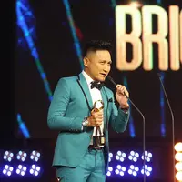 Pasangan artis Arie Untung dan Fenita Arie berhasil menyabet gelar di ajang penghargaan periklan Indonesia yaitu Bright Awards Indonesia 2017. (Bambang E. Ros/Bintang.com)