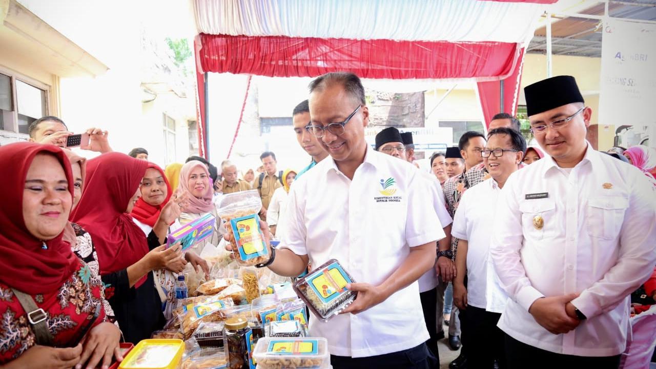 Himpunan Bank Negara Aktif Salurkan Bansos Miliaran Rupiah.