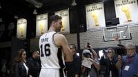 Paul Gasol kini menjadi harapan baru San Antonio Spurs. (AP Photo/Eric Gay)