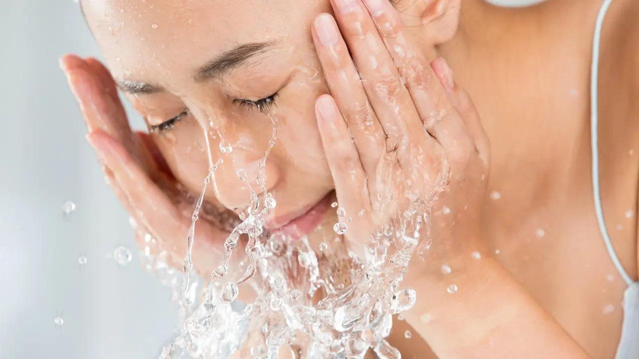 ahapan Skincare di Pagi Hari Tidak Membuang Waktumu