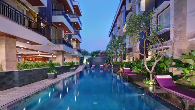 Kolam renang Quest Hotel San Denpasar. Dok. Archipelago Hotels