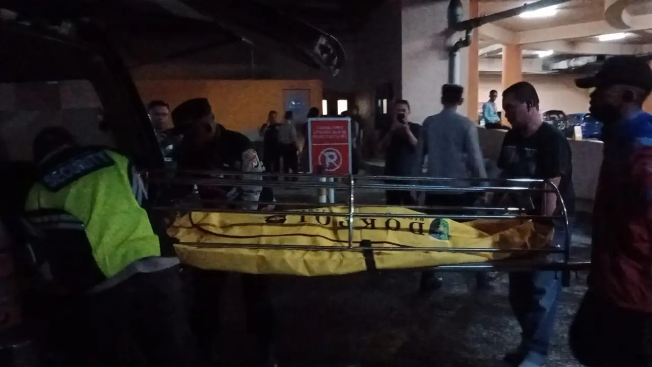 Jasad Korban Bunuh Diri di Mal BTM Bogor.