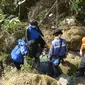 Jenazah nenek Datem ditemukan di sungai area Hutan Pinus Pengadegan, Wangon, Banyumas, Jumat (12/7/2019) usai hilang 10 hari sejak 2 Juli 2019. (Foto: Liputan6.com/Tagana BMS/Muhamad Ridlo)
