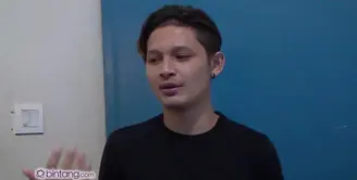 Pesepakbola Syamsir Alam ikut terbawa pusaran arus kasus prostitusi online, setelah Anggita Sari mengaku pernah berpacaran dengan Syamsir selama dua tahun dan membeberkan kisah asmara Syamsir dengan Tyas Mirasih.