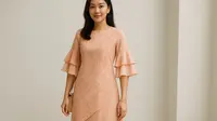 7 Model Batik Lengan Lonceng Dua Tingkat Pastel untuk Kerja, Anggun tapi Tetap Profesional