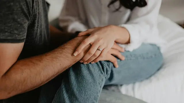 6 Manfaat Menjaga Hubungan Tetap Private (photo by pexels.com)