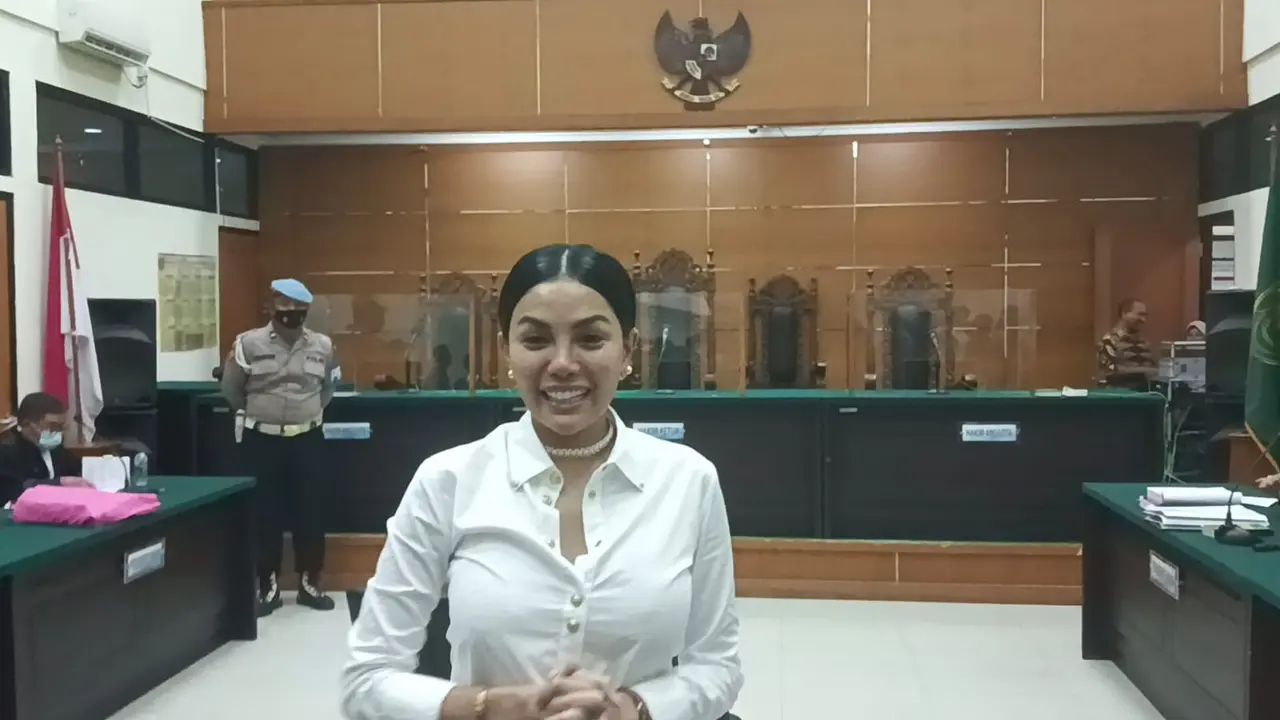 Artis Nikita Mirzani divonis bebas oleh majelis hakim Pengadilan Negeri (PN) Serang