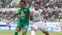 Persebaya Surabaya melawan Persija Jakarta di BRI Liga 1 2024/2025. (Bola.com/Aditya Warman).