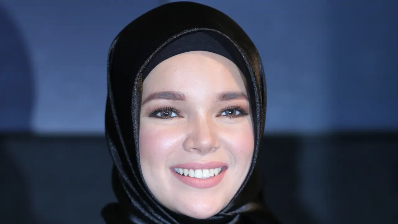 [Bintang] Dewi Sandra