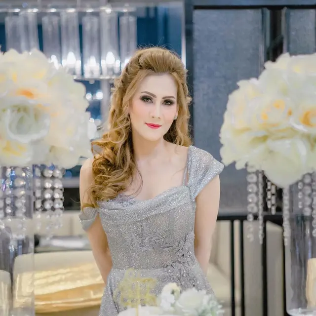 6 Potret Citra Kristinna Ibu Laura Moane, Calon Besan Maia Estianty