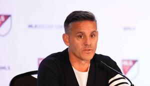 John Herdman juga menerapkan konsep kebersamaan, kepercayaan, dan mentalitas kolektif menjadi fondasi utama tim asuhannya. Tampak dalam foto, John Herdman, pelatih kepala Toronto FC, berbicara pada konferensi pers selama acara hari media MLS di Miami Convention Center pada 11 Januari 2024 di Miami, Florida. (Rich Storry/GETTY IMAGES NORTH AMERICA/Getty Images via AFP)