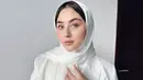 Usai menjalani ibadah umrah, Margin Wieheerm memutuskan untuk mantap berhijab. Sahabat Lesti Kejora itu  sukses membuat banyak warganet terpesona. Kecantikan parasnya yang kian terpancar, benar-benar membuat warganet dan rekan sesama selebriti jadi kagum. (Liputan6.com/IG/@marginw)